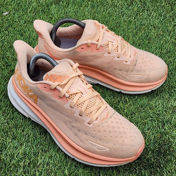 Hoka One One Shoes - HOKA CLIFTON 9 - Womens Athletic Shoes - SIZE 8B